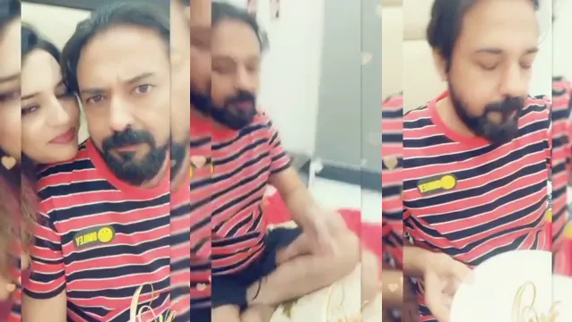 Hot Pakistani Couple Smoke Kiss - পাকিস্তানি কাপলের সেক্সি স্মোক কিস!