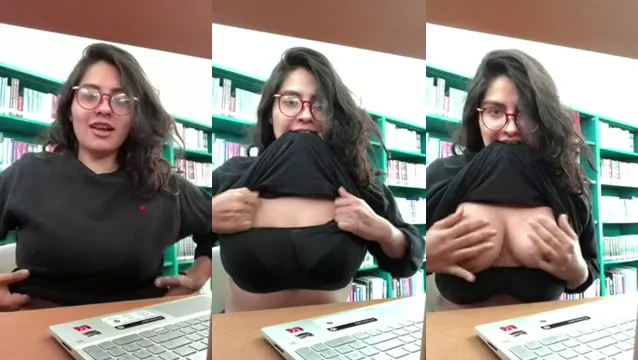 Busty Desi Library Boobs Flash - লাইব্রেরিতে বড় বুবস তোয়াক্কা!