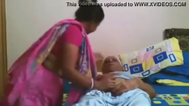 Bangla MILF Aunty Sex Video - দাদির দুধ চুষে খেলাম অস্থির ম্যাচিওর