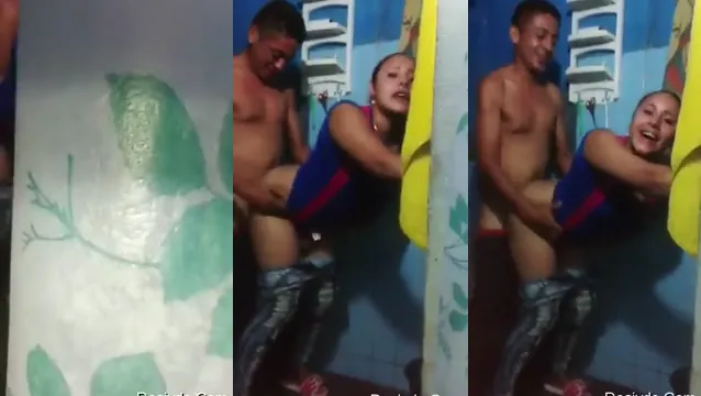 Cuck Hubby Bathroom Wife Wild Joy - স্বামী হেসে বউর জোরালো মজা!