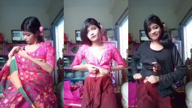 লাইভ এ এসে বয়ফ্রেন্ড কে জামা চেইনজ করো দেখাচ্ছে - Live Girl Changing Clothes For Boyfriend Full HD