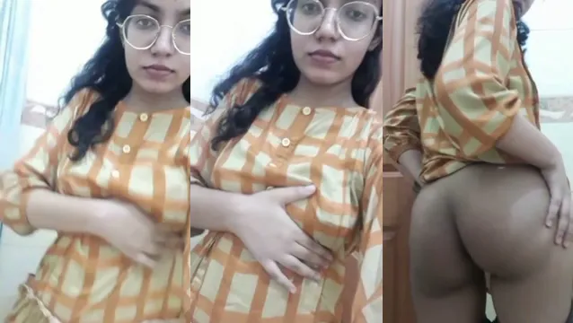 Chashmish Slim GF Thick Ass Teasing - চশমিশ স্লিম গফের থিক আস হট ভিডিও
