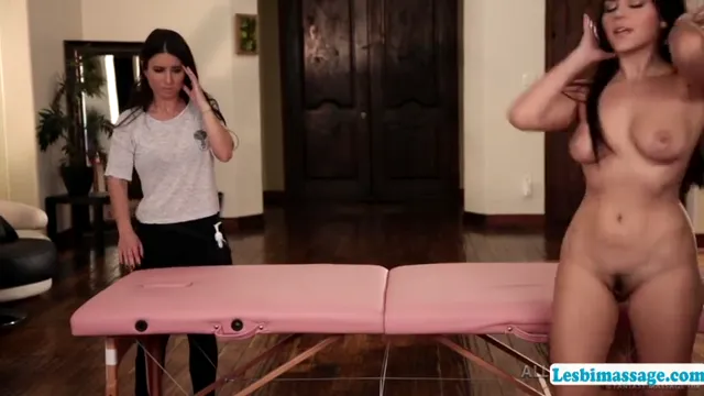 Valentina Nappi Teaches Serena Blair Pussy Licking Massage Secrets