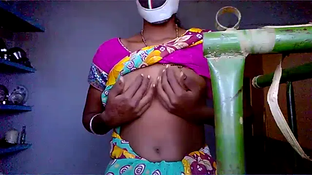 Indian Housewife Amateur Nude Live Cam - Horny Desi Milf Exposing On Webcam