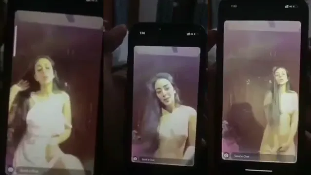 Garota Desi com tesão se masturbando - Jogo com garota Desi com tesão