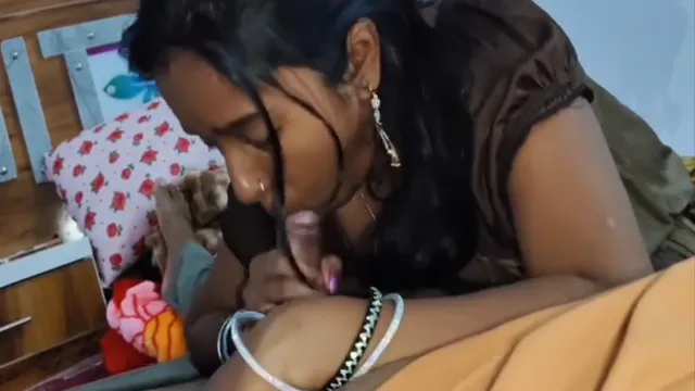 Husband Wife Oral Sex - Desi Biwi Sucks Hubby Ka Kadak Lund Like Magic