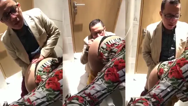 অফিসের বস বাথরুমে নিয়ে চুদে দিলো - Office Boss Bathroom Chudachudi Viral Video দেখুন