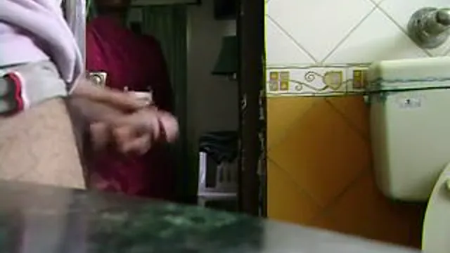 Indian Uncle Jerk For Maid - দাসী দেখে মাল ঝরানো!