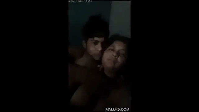 Indian Slut Handjob Leak - দেশী রেন্ডির হট হ্যান্ডজব!