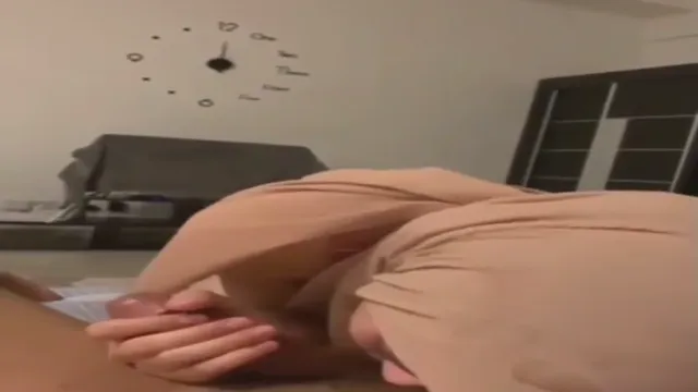 Drunk Arab Dubai Girl Viral Sex MMS With Indian Boyfriend Leaked