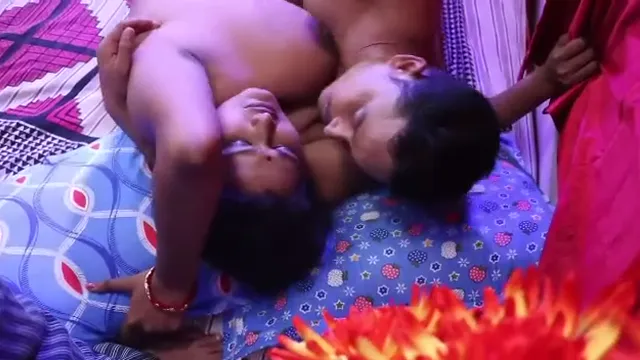 Sarala Bhabhi Web Series EP3 - Indian MILF Hot Scene Leaked