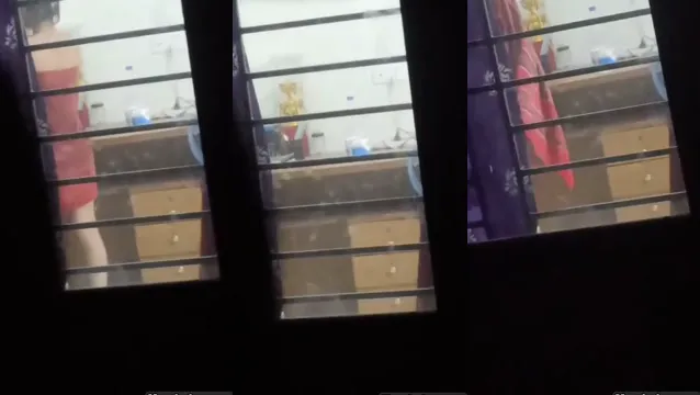Seksi Desi Bhabhi Banyo Videosu - Desi Bhabhi'nin banyo çekimini izleyin