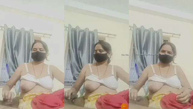 Desi Bhabhi Handjob Video - দেশি ভাবীর হট হ্যান্ডজব দেখুন