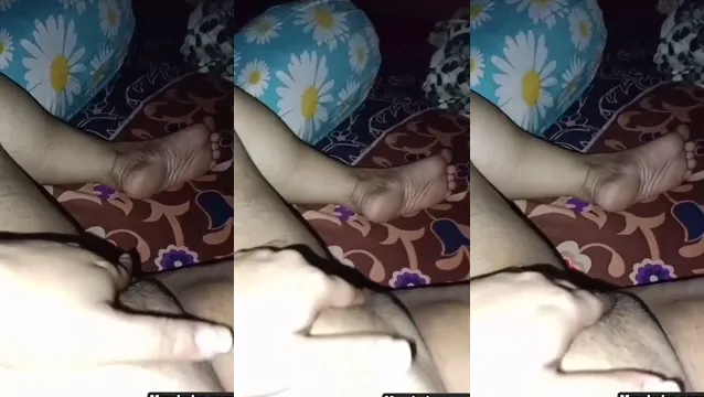 Watch Horny Desi Girl Pussy Play Video - হর্নি দেশি মেয়ের পুশি খেলা দেখুন full viral video leaked