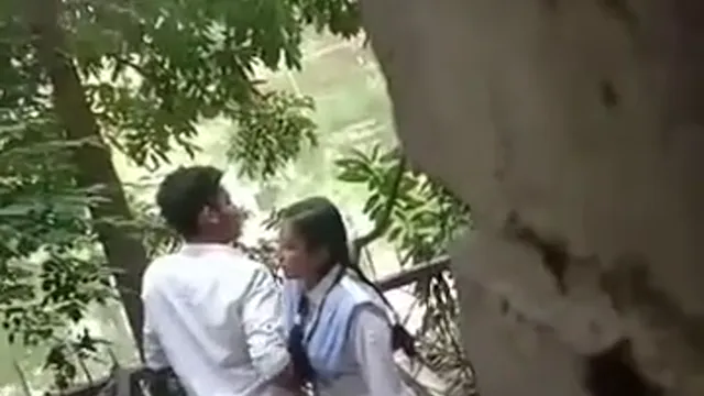 Leaked College Girl Outdoor Fuck Blowjob - কলেজি হট আউটডোর সেক্স!