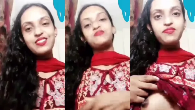 La ragazza desi mostra la videochiamata con le tette - La ragazza desi mostra la videochiamata con le tette