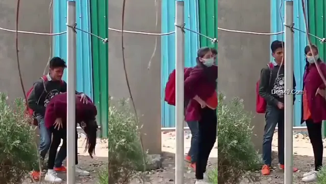 College Girl Outdoor BJ Doggy Caught - কলেজ বাইরে রিস্কি কাম খাওয়া!