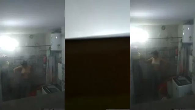 Watch Desi Girl Bathing Nude Video - দেশি মেয়ের সেক্সি বাথরুম গোসল full viral video leaked