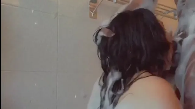 Indian Couple Bathroom Sex MMS - Horny Girlfriend Deepthroats Big Cock!