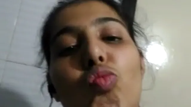 Desi Girl Exposing Her Juicy Pussy On Camera - Wild Solo Show