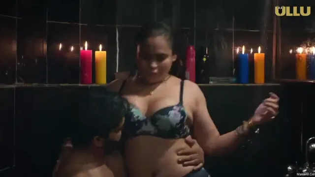 Big Boobs Bhabhi Fucks Nokar Hard - Juicy Desi Maid Sex