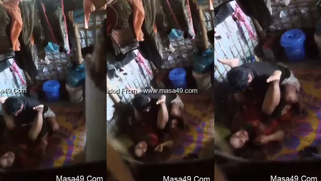 Desi Bhabhi Caught Fucking - ভাবীর চোদাচুদি ধরা পড়ল