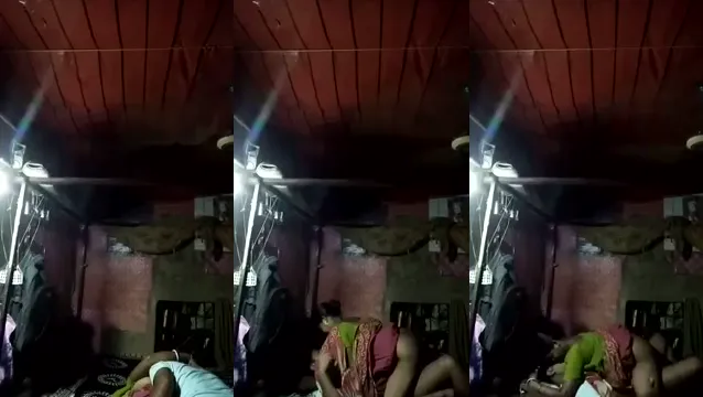 Desi Village Mami Hot Chudai - Saree Auntie Wild Sex With Lover