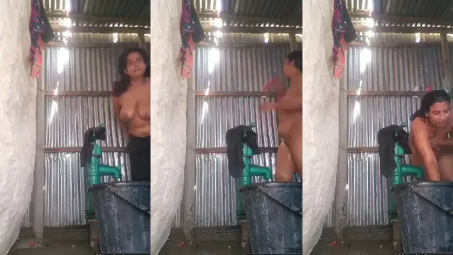 Watch Desi Bhabhi Stripping Nude Bath - Horny Voyeur Leak full viral video leaked