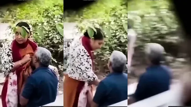 Desi Old Man Aunty Boobs Suck Park Video - পার্কে আন্টির বুক চুষে দেখুন
