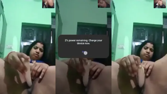 Güney Hintli Bayan Turpla Mastürbasyon Yapıyor - Viral Village Pornosu Sızan