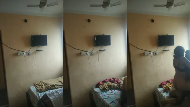 Aunty Hotel Sex Video - হোটেলে টাকা দিয়ে আন্টিকে চুদলাম