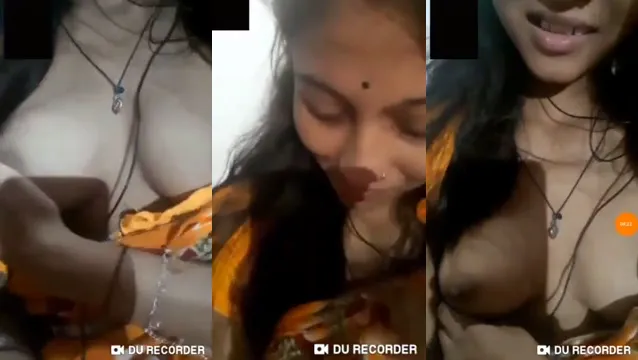 Village Dehati Girl Exposing Boobs in Leaked MMS - Viral HD Clip