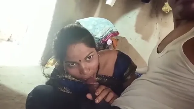 Desi Housewife Blowjob Leak - ভাতার না থাকা চিটিং চোষা!