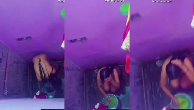 Desi Girl Bathing Nude MMS - দেশি মেয়ের বাথরুম ক্যাপচার দেখুন