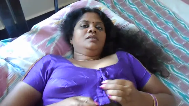 Bangladeshi Bhabhi Sex Scandal - Purple Sari Horny Bhabhi Homemade Viral Clip
