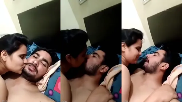 Desi Hot Girl Sexy Kissing XXX - BF এর সাথে গরম চুম্বন 🔥