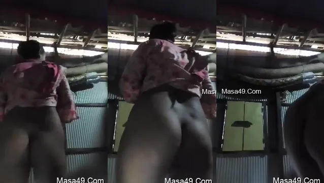 Desi Village Girl Ass Show – Sehen Sie den Arsch eines Dorfmädchens
