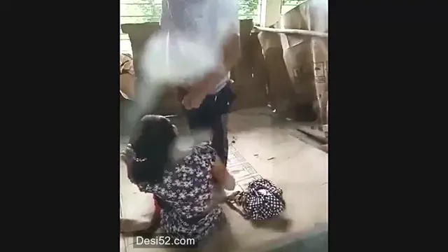 Watch Neighbor Aunt Daughter Sex - পাশের বাসার আন্টির মেয়েকে চুদলো full viral video leaked