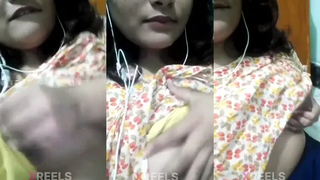 Chubby Cute Desi Girl Boob Press - চর্বি কিউটি বুব চেপে ধরা 🔥