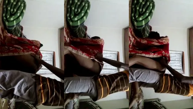 Desi Bhabhi Big Cock Blowjob - দেশি ভাবির বড় ধোন চুষছে সেক্সি মাগী