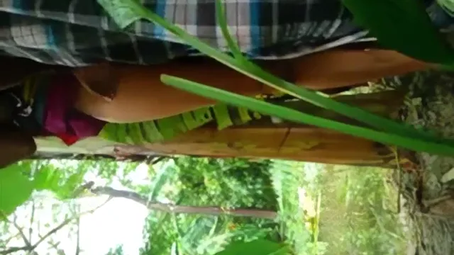 Bengali Boudi Jungle Sex Viral MMS - জঙ্গলে লোকাল বৌদির হট সেক্স 🔥