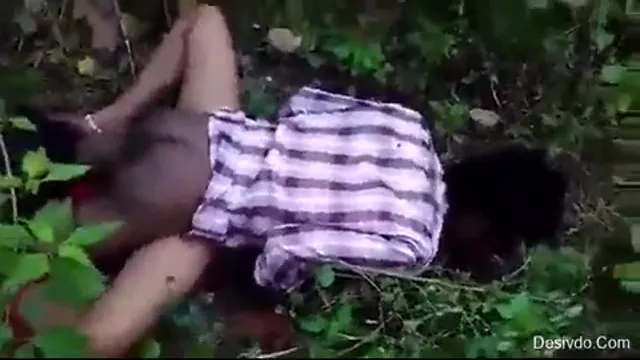 Tamil Nadu Sex Video - তামিল সুন্দরীর পাট ক্ষেতে অস্থির চুদাচুদি