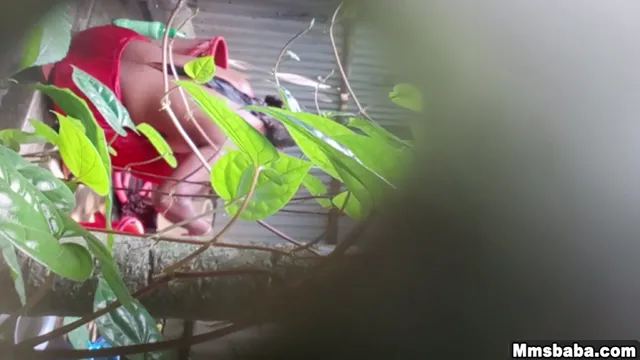 Desi Bhabhi Hidden Cam Bathing - Video panas di kamera tersembunyi di kamar mandi