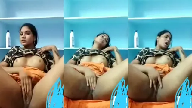 Horny Marathi Bhabhi Fingered Her Pussy - IndianPornDude