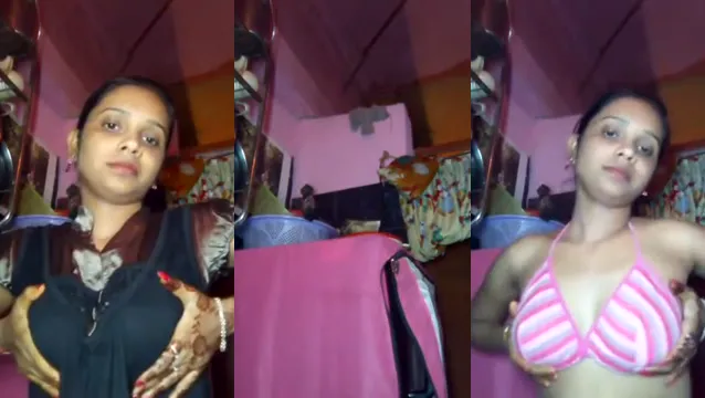 Chandni Indian Girlfriend Boobs Tease - Exposed Natural Tits