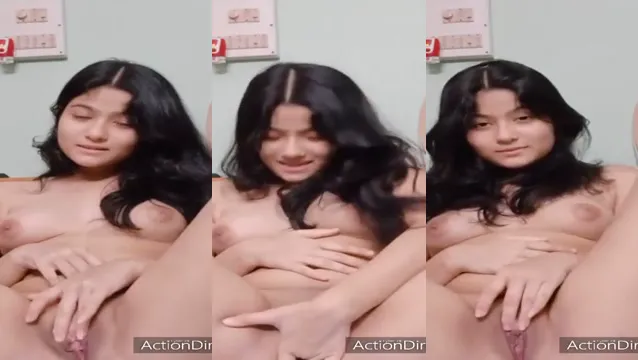 Indian Girl Exposes Her Pussy and Boobs - Solo Tease Video