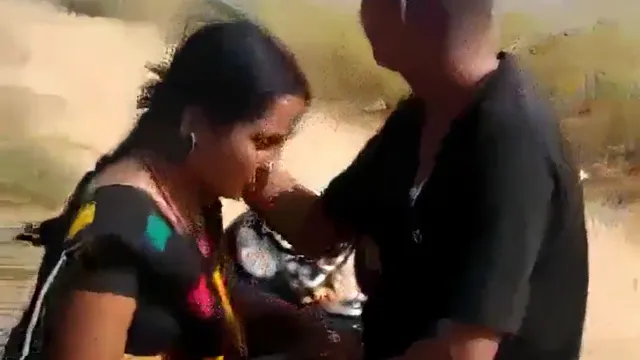 Desi Village Aunty Ass Outdoor Sex - গ্রাম আন্টির হট পাছা চোদা 🔥