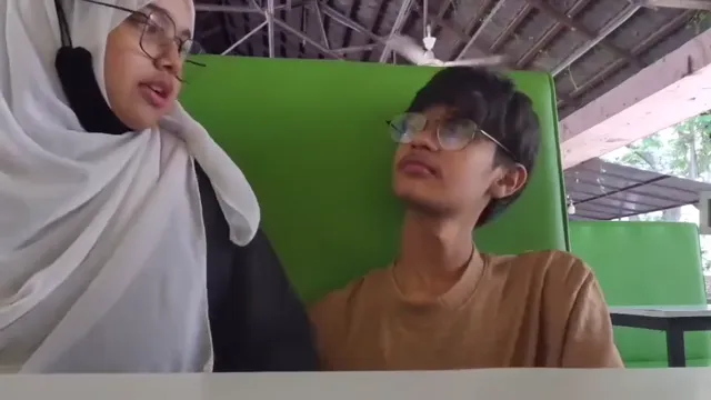 Desi GF BF Restaurant Sex Leak - রেস্টুরেন্টে গরম ভিডিও!