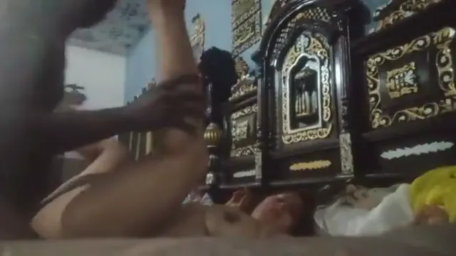 Desi Servant Doggy Passion Fuck Leaked - চাকরের লাঠি খেয়ে চিৎকার!