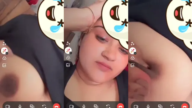 Seksi Desi Kız Göğüs Gösterisi - Seksi Desi Kızın Büyük Göğüslerini Görün